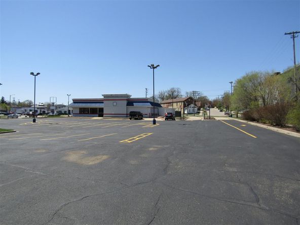 400 W Centerway St, Janesville, WI 53548